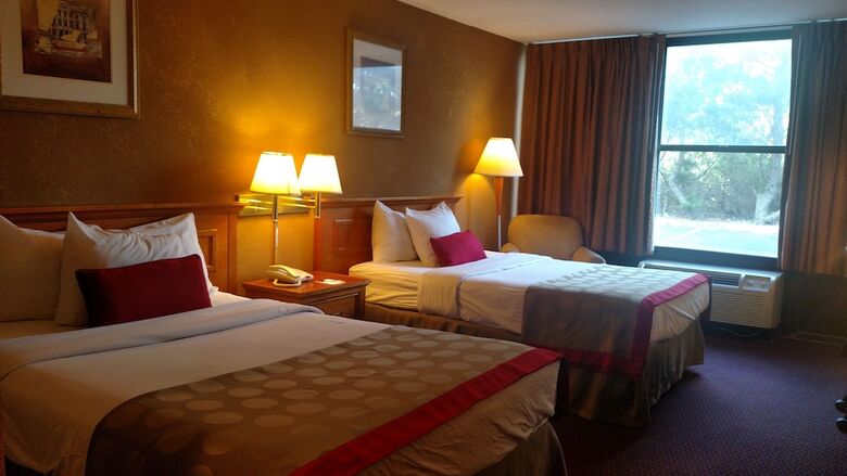 Hotel Ramada By Wyndham West Atlantic City
