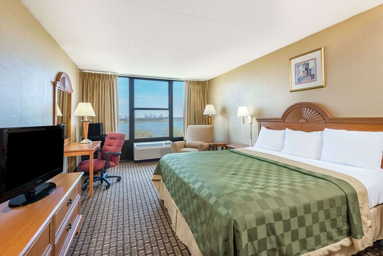 Hotel Ramada By Wyndham West Atlantic City