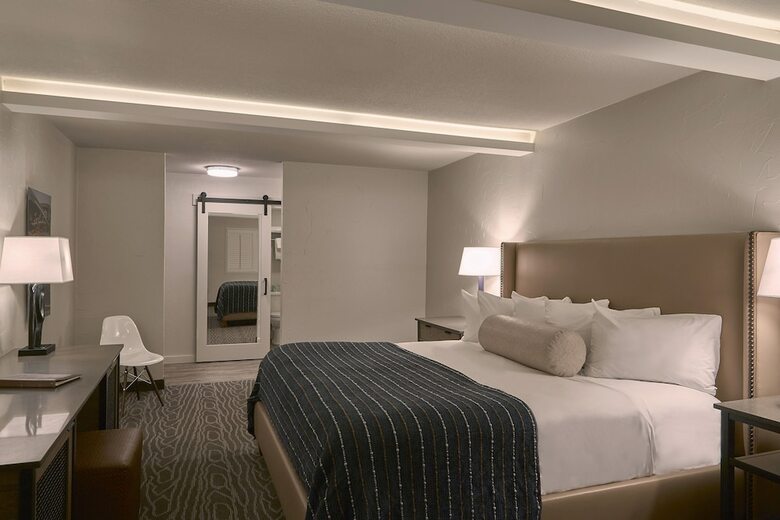 Hotel Fredericksburg Inn & Suites