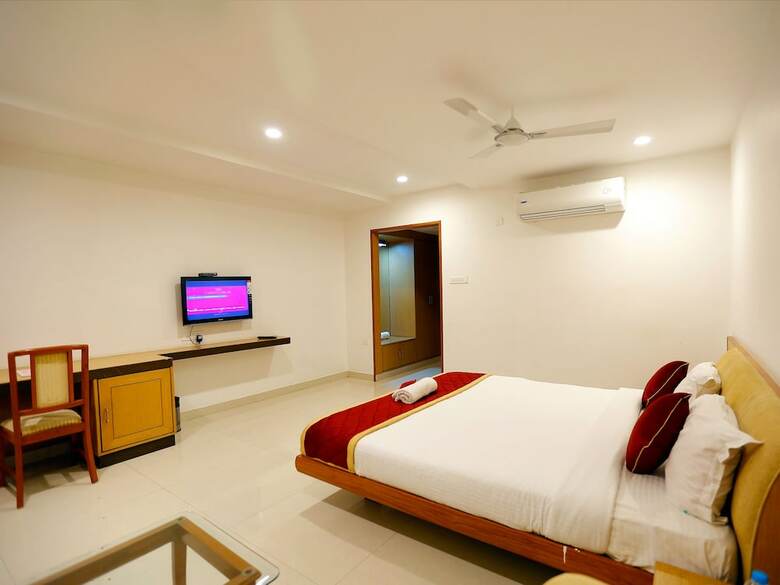 Oyo 381 Hotel Sybaritic Suites Gachibowli