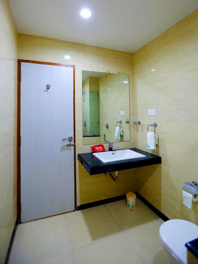 Oyo 381 Hotel Sybaritic Suites Gachibowli