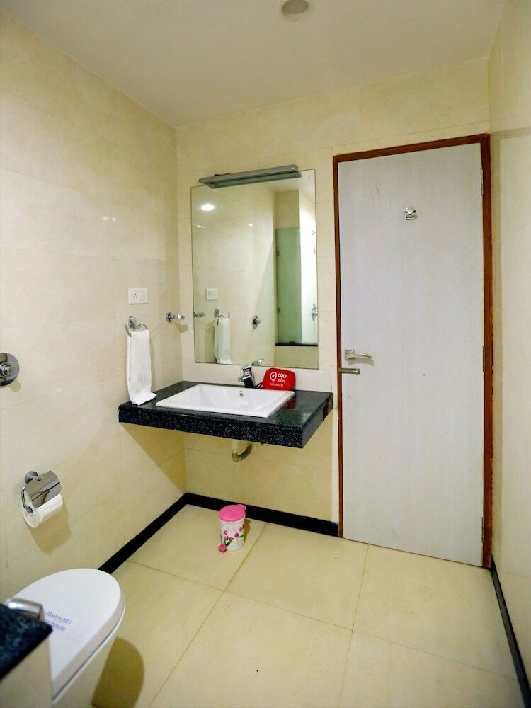 Oyo 381 Hotel Sybaritic Suites Gachibowli