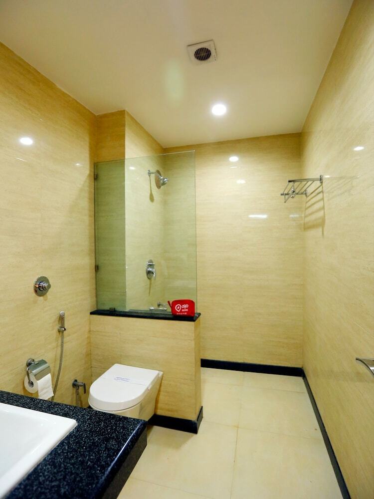 Oyo 381 Hotel Sybaritic Suites Gachibowli
