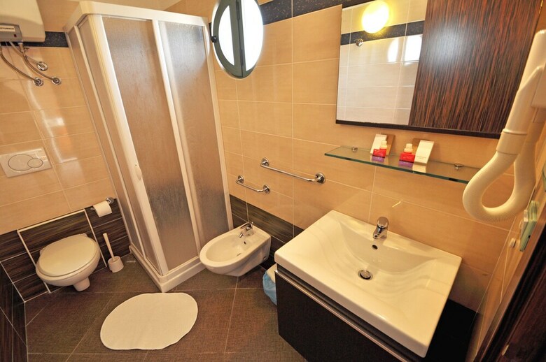 Hotel Ara Inn Resort
