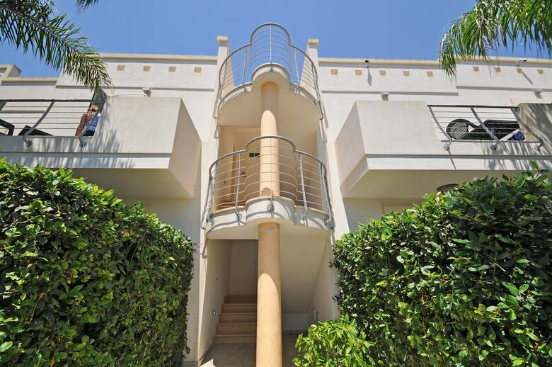 Hotel Ara Inn Resort