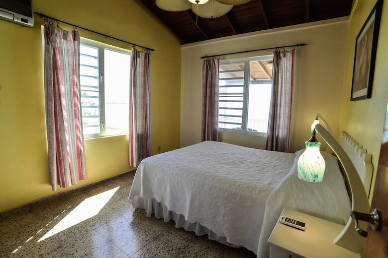 Lemontree Oceanfront Cottages