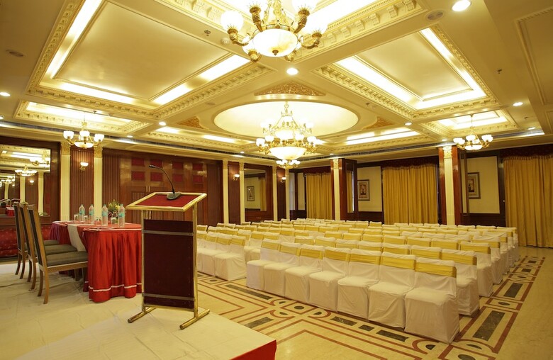Hotel Om Tower