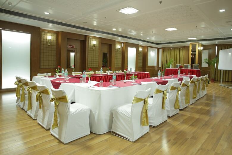 Hotel Om Tower