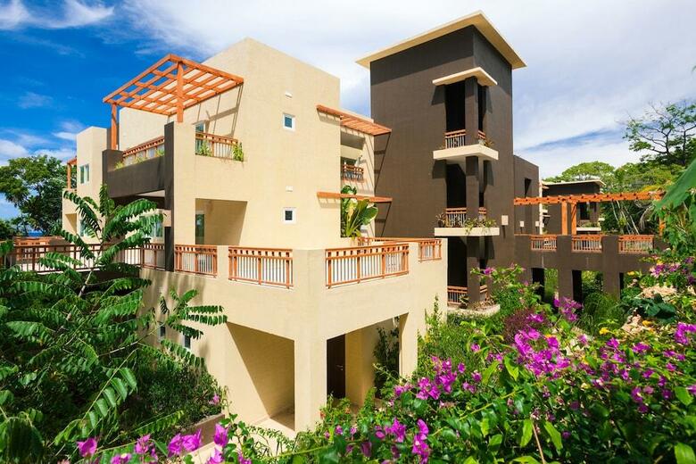 Hotel Grand Roatan Caribbean Resort
