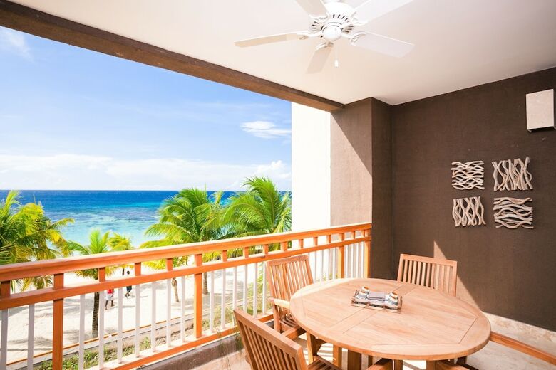 Hotel Grand Roatan Caribbean Resort