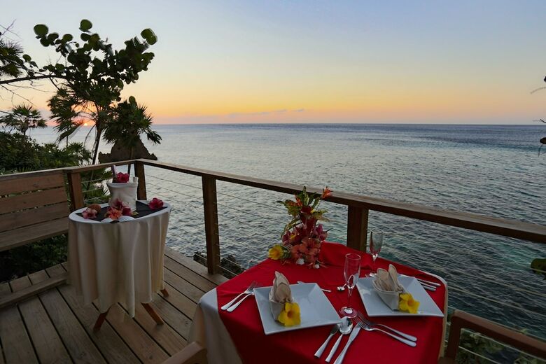 Hotel Grand Roatan Caribbean Resort