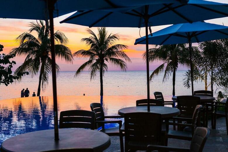 Hotel Grand Roatan Caribbean Resort