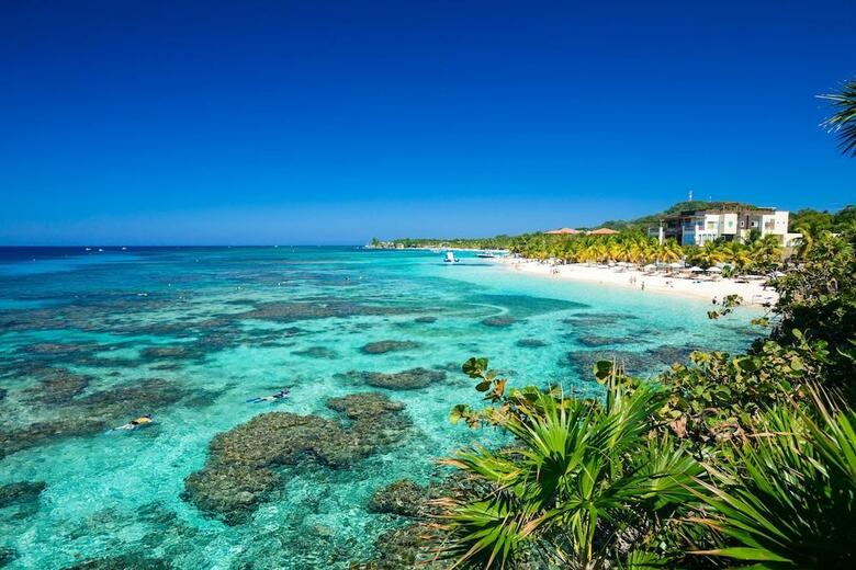 Hotel Grand Roatan Caribbean Resort
