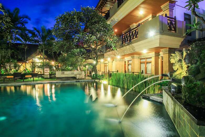 Fourteen Roses Hotel