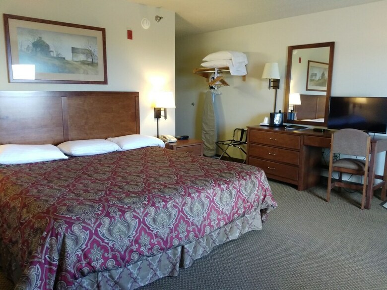 Madelia Hotel & Suites
