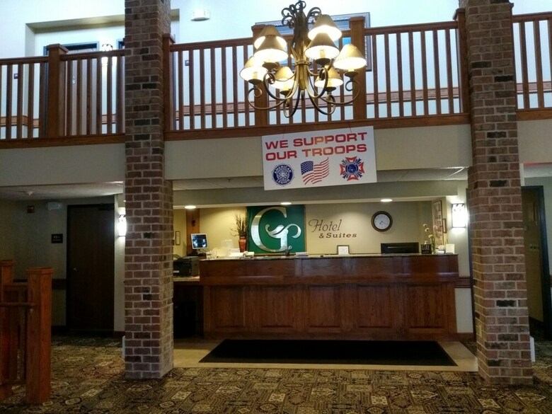 Madelia Hotel & Suites