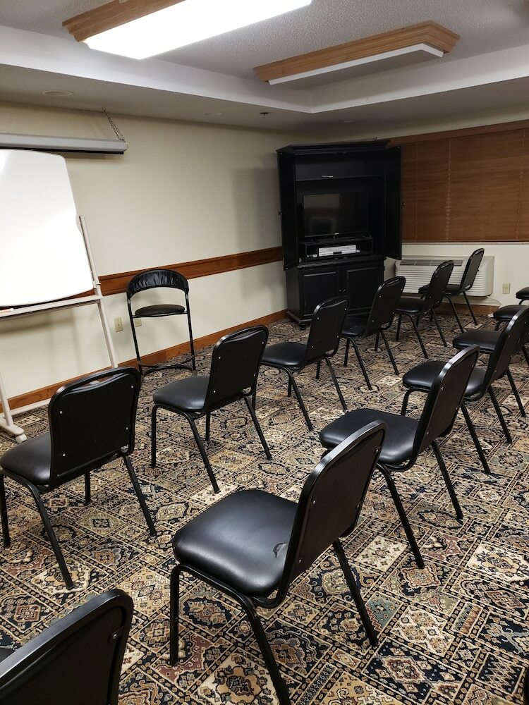 Madelia Hotel & Suites