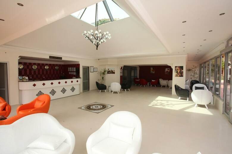 Destina Hotel