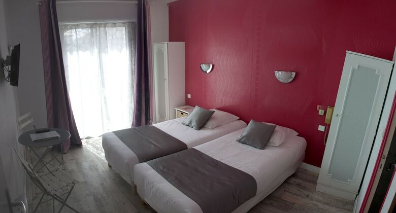 Hotel Le Pavillon Bleu