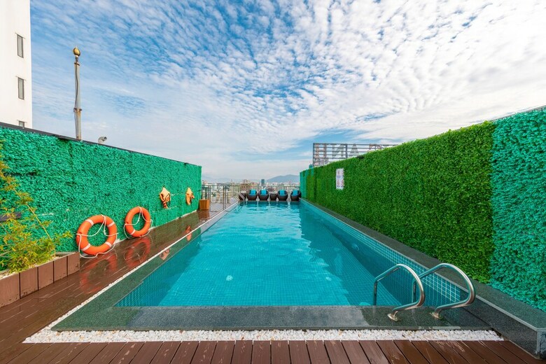 Gold Luxury Hotel