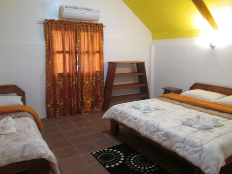 Hotel Bamboo Bungalows