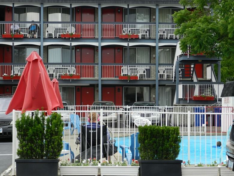 Motel Kings Inn Near The Falls