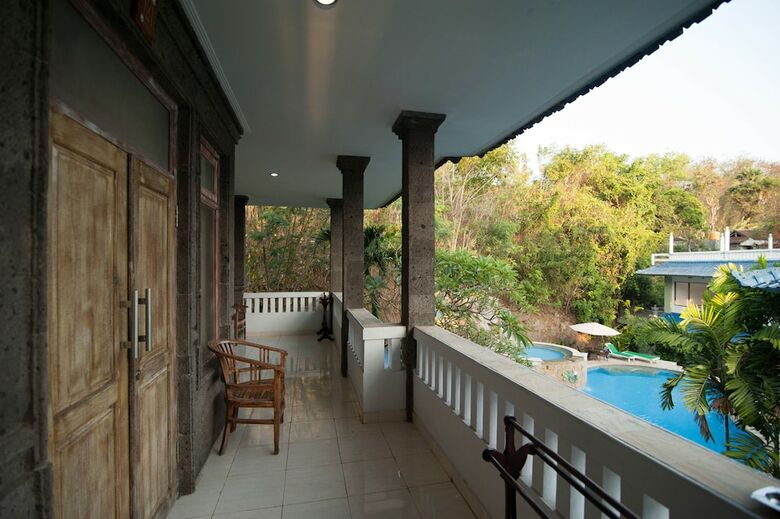 Hotel Beji Bay Resort