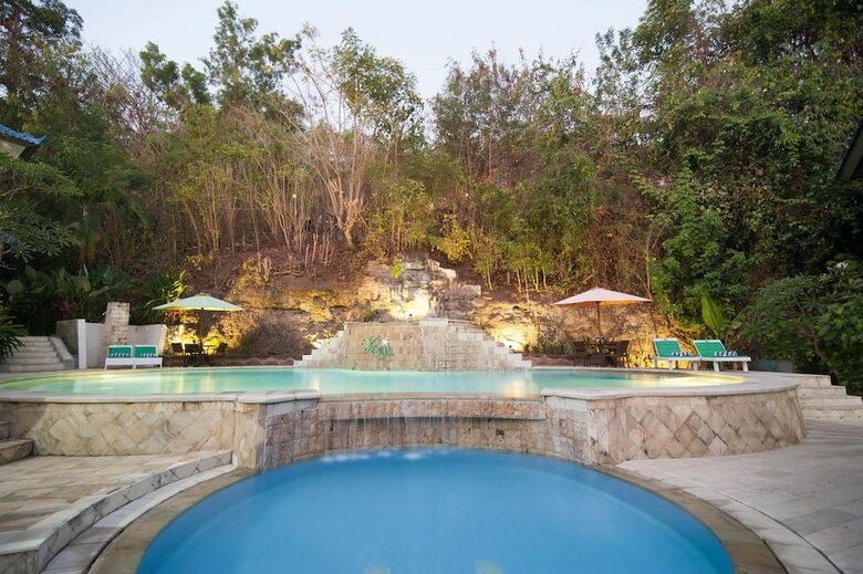 Hotel Beji Bay Resort