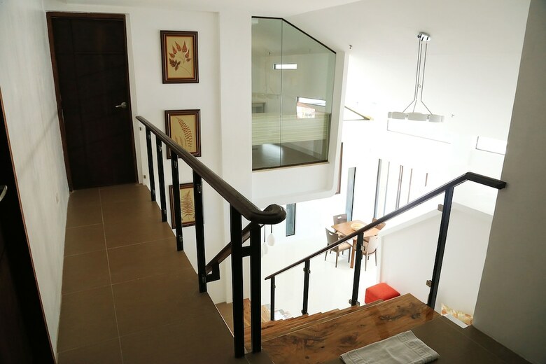 Hotel Travelbee Business Inn
