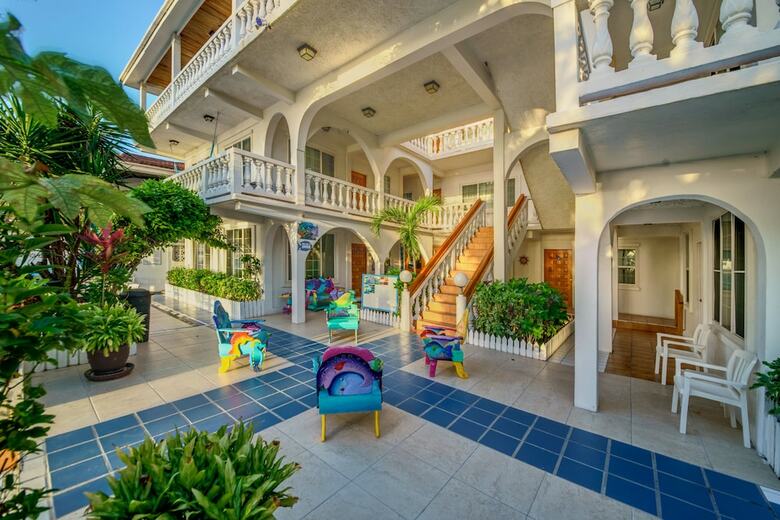 Posada Blue Tang Inn