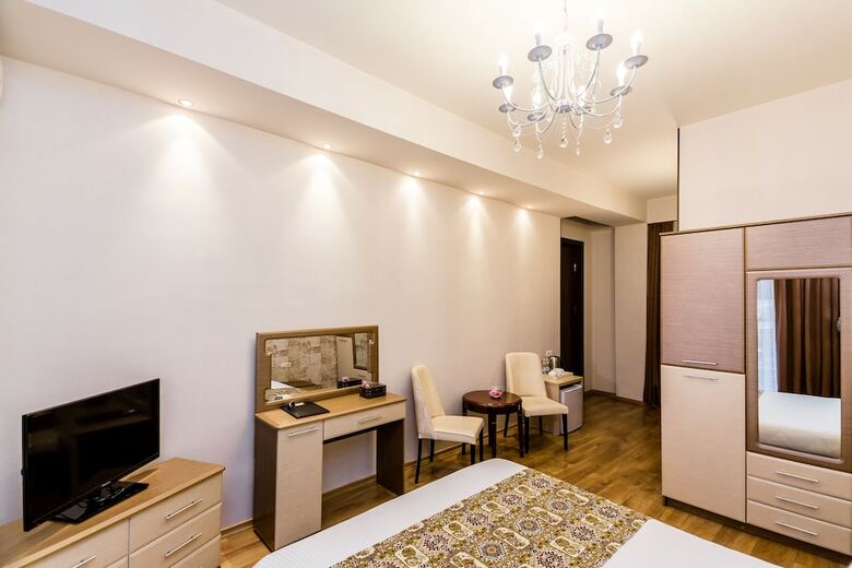 Hotel Diamond Dat Exx Company