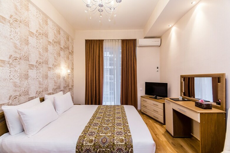 Hotel Diamond Dat Exx Company