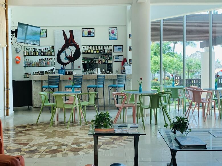 Hotel Playa Caracol