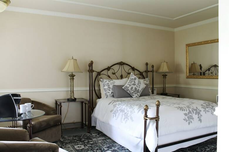 Hotel Coachman's Inn, A Four Sisters Inn