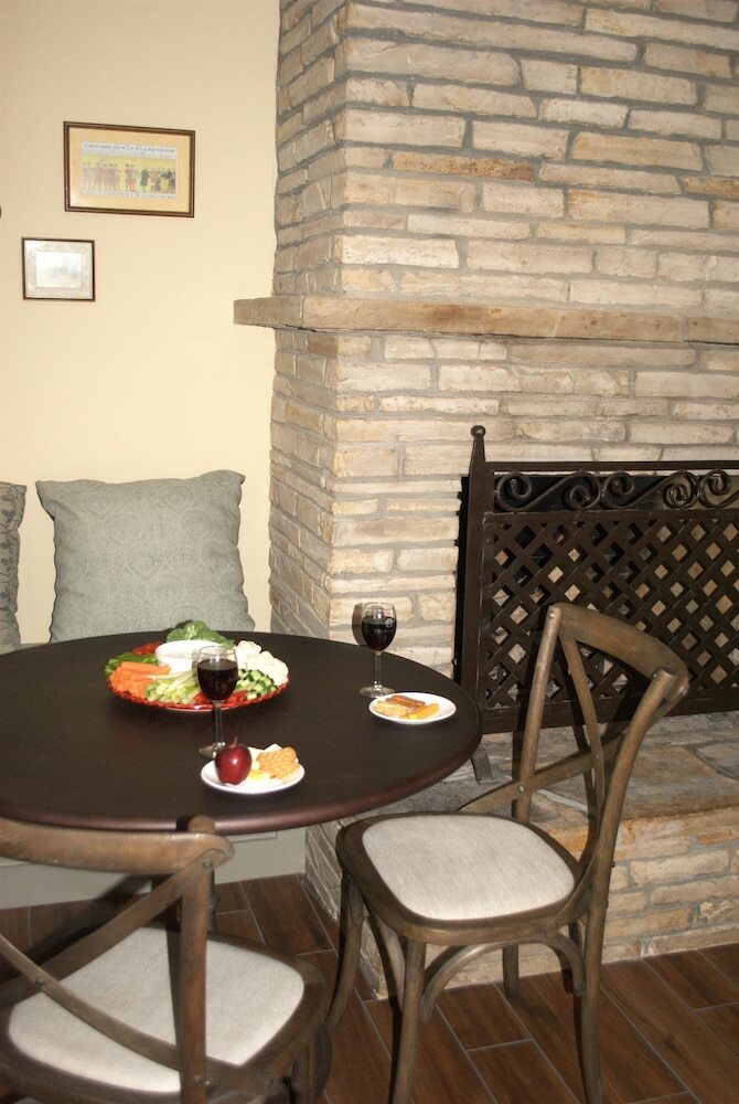 Hotel Coachman's Inn, A Four Sisters Inn