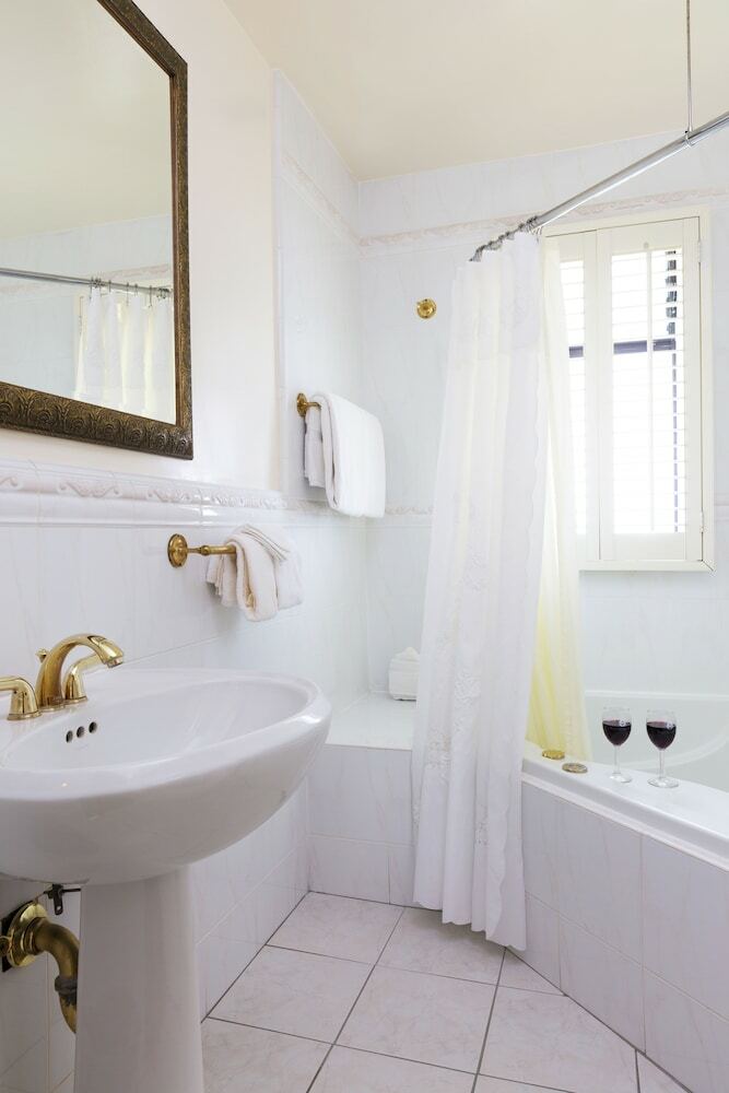 Hotel Coachman's Inn, A Four Sisters Inn