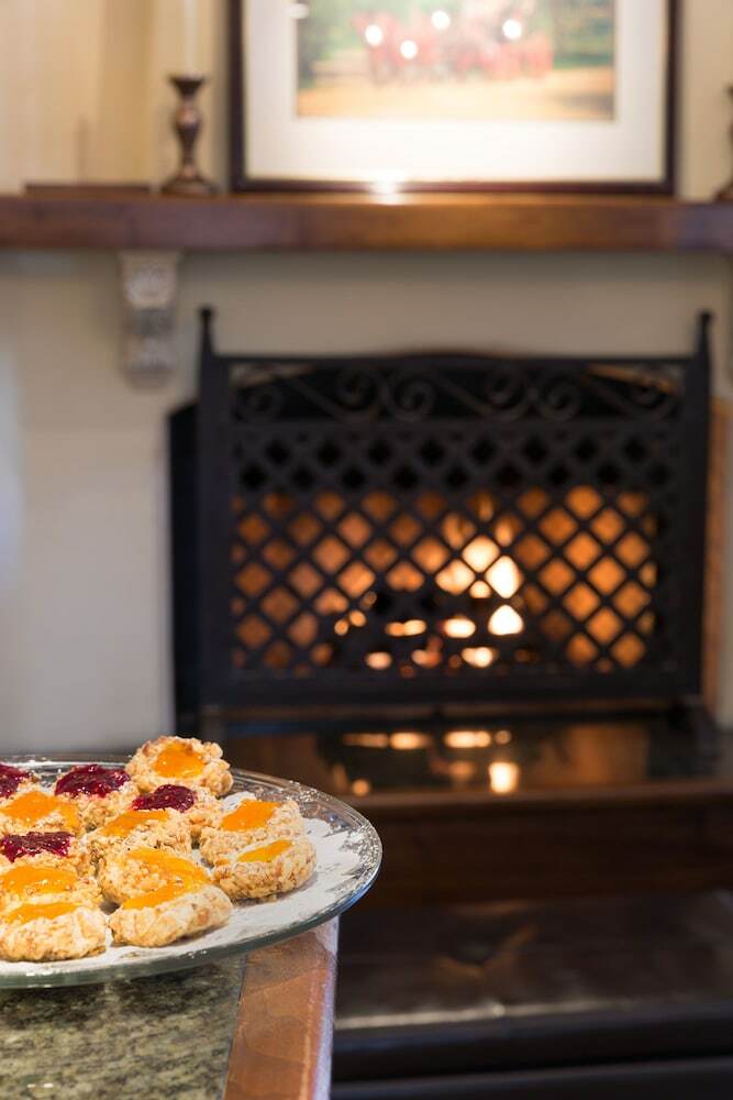 Hotel Coachman's Inn, A Four Sisters Inn