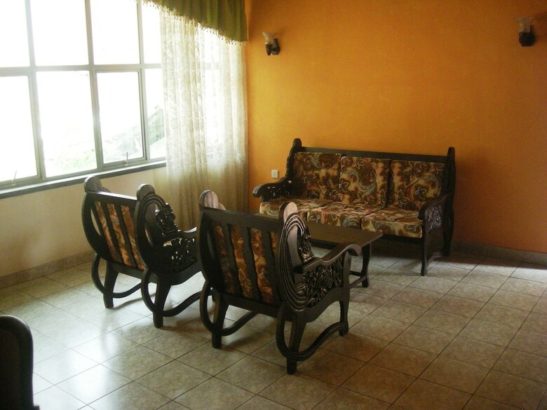 Hotel Sri Lak Inn