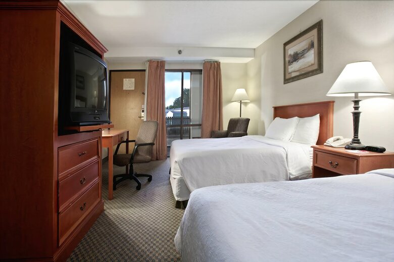 Salina Ambassador Hotel And Conference Center
