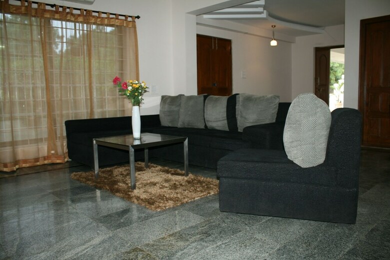 Hotel Serenity Inn Elite