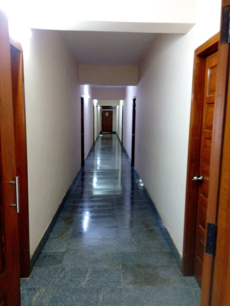 Hotel Serenity Inn Elite