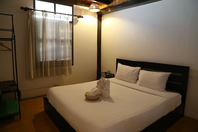 Villa Lao Traditional House Hotel