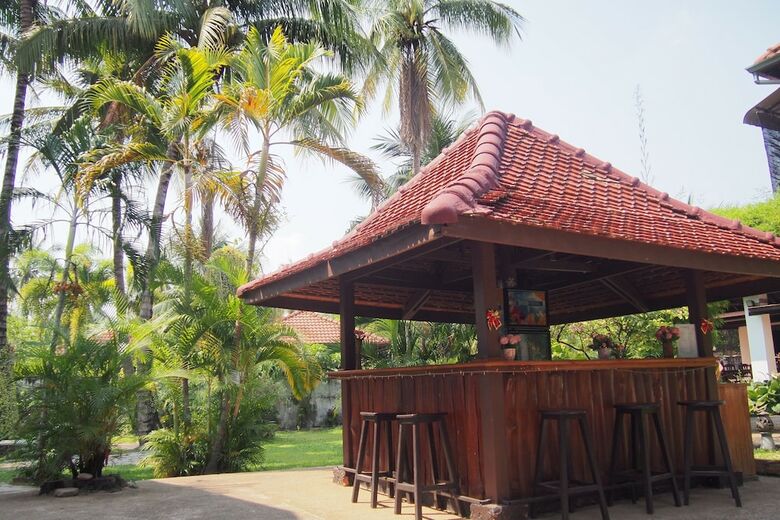 Villa Lao Traditional House Hotel