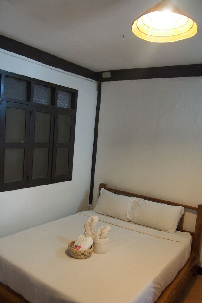 Villa Lao Traditional House Hotel