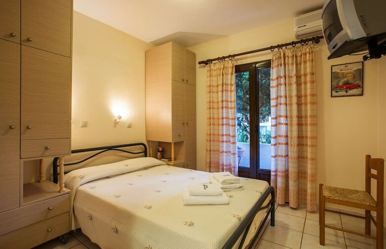 Monemvasia Green Apartments