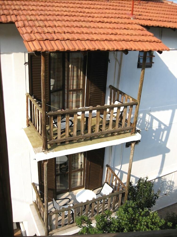 Monemvasia Green Apartments