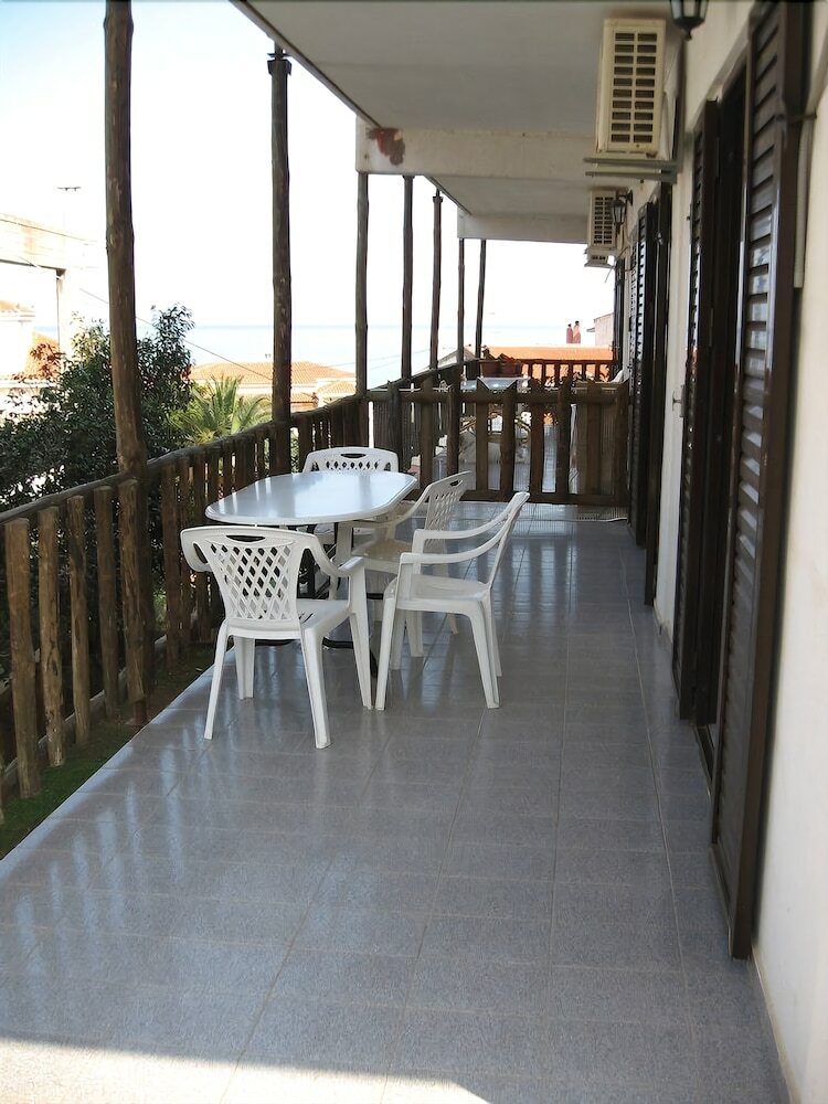 Monemvasia Green Apartments