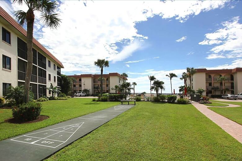 Sandalfoot Beachfront Condominium