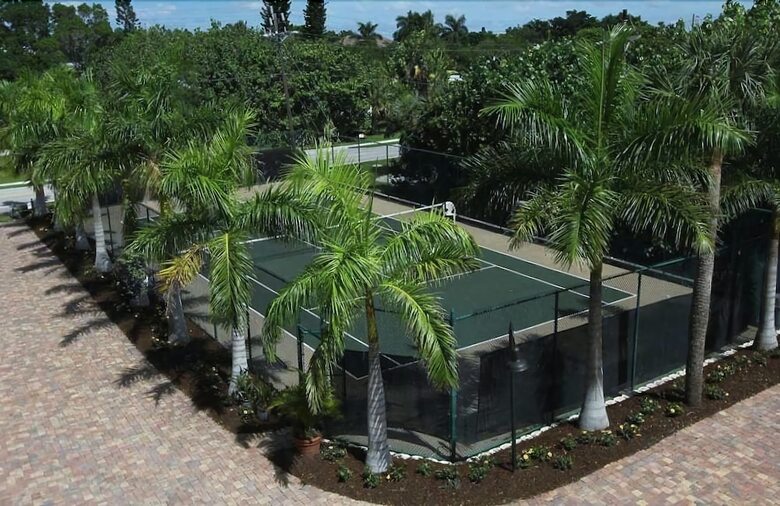 Sandalfoot Beachfront Condominium