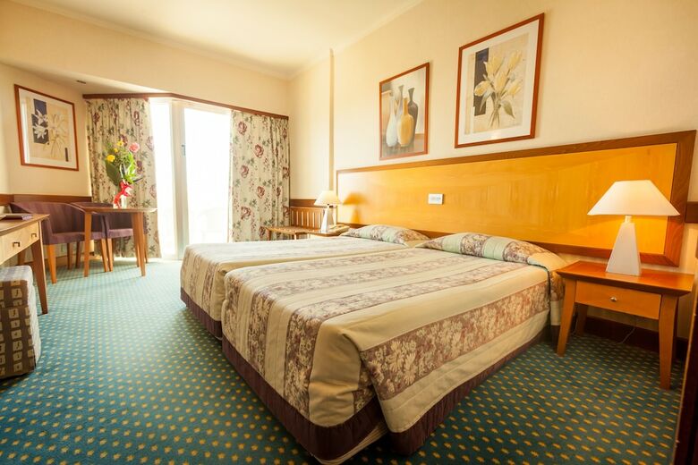 Crown Resorts Horizon Hotel